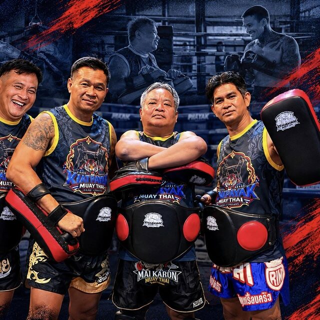 The four Kiat Phayak trainers with pads and belly pads